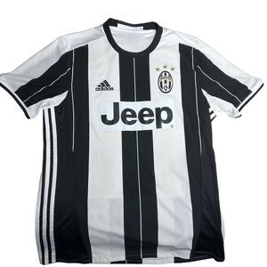 Men’s Juventus official jersey (kit) - size medium